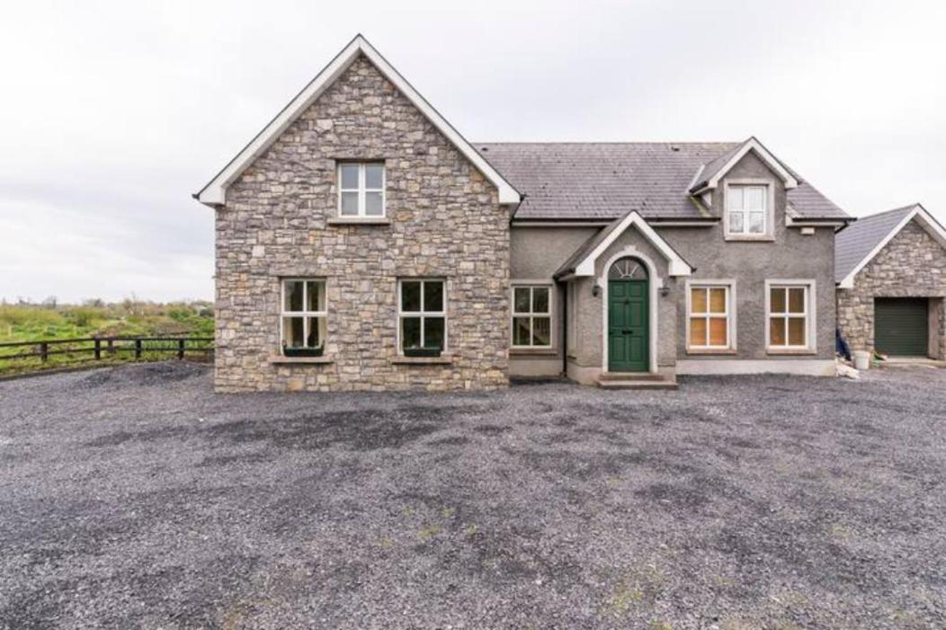 Ballinasloe Guest House In The Heart Of The Country エクステリア 写真